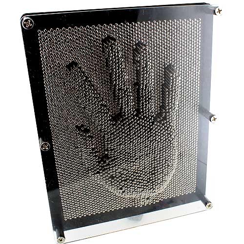 Гигантский пин-арт